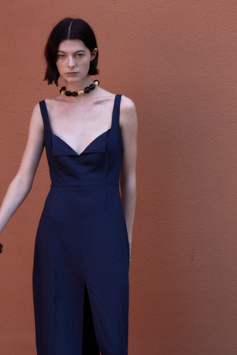 Dress with frayed cuts 4